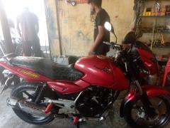BAJAJ PULSAR 150 NEON